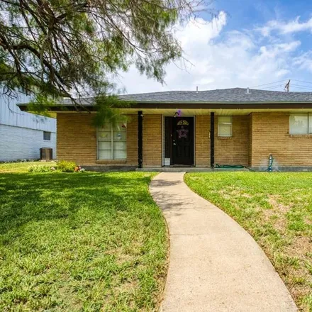 Buy this 5 bed house on 111 Chase Drive in Portland, TX 78374