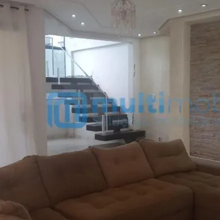 Buy this 6 bed house on SHVP - Rua 4 in Colônia Agrícola Samambaia, Vicente Pires - Federal District