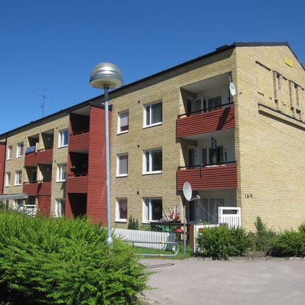 Rent this 3 bed apartment on Salthällsvägen in 384 30 Blomstermåla, Sweden