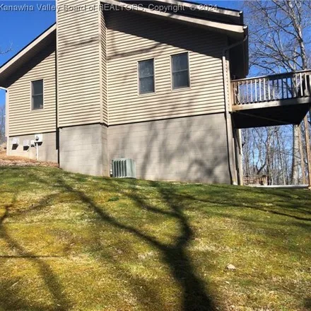 Image 3 - 2213 South Walnut Drive, St. Albans, WV 25177, USA - House for sale