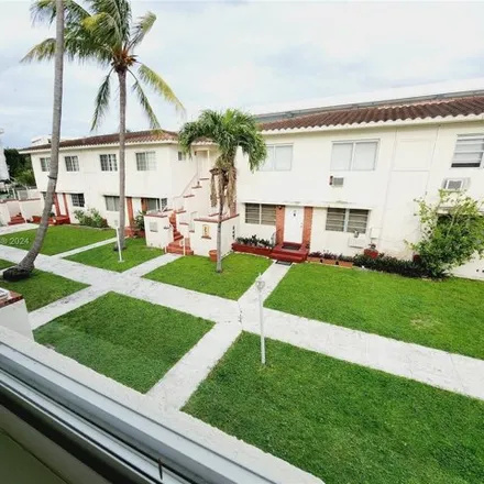 Buy this 1 bed condo on 1197 Marseille Drive in Isle of Normandy, Miami Beach
