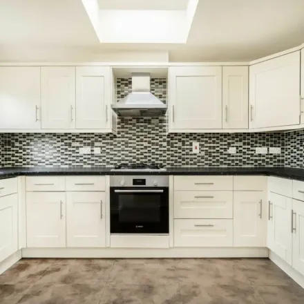 Rent this 3 bed apartment on 18 Buckland Crescent in London, NW3 5DX