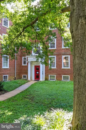 Image 3 - 3901 Langley Court Northwest, Washington, DC 20016, USA - Loft for sale