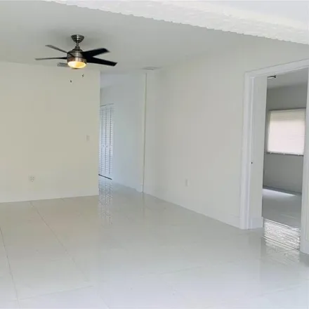 Image 5 - 1880 Northeast 157th Terrace, North Miami Beach, FL 33162, USA - House for rent