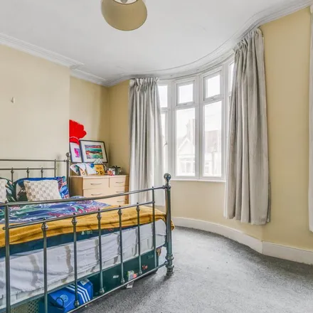 Rent this 4 bed apartment on Brudenell Road in London, SW17 8DD