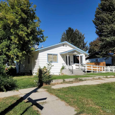 Buy this 3 bed house on 401 7th Avenue West in Jerome, ID 83338