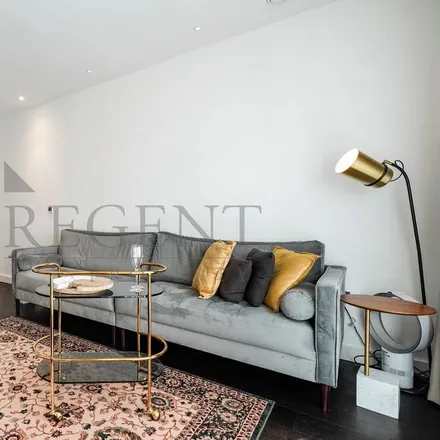 Image 3 - Ponton Road, Nine Elms, London, SW11 7AP, United Kingdom - Apartment for rent