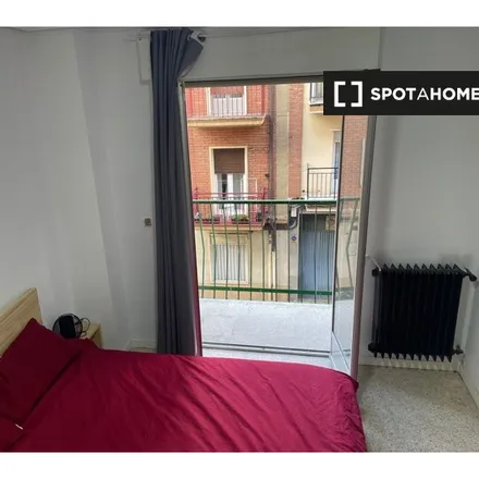 Image 2 - Calle Conde de Cabarrús, 19, 37005 Salamanca, Spain - Room for rent