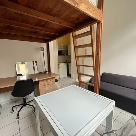 Rent this 1 bed apartment on 25 Place Longueville in 80000 Amiens, France