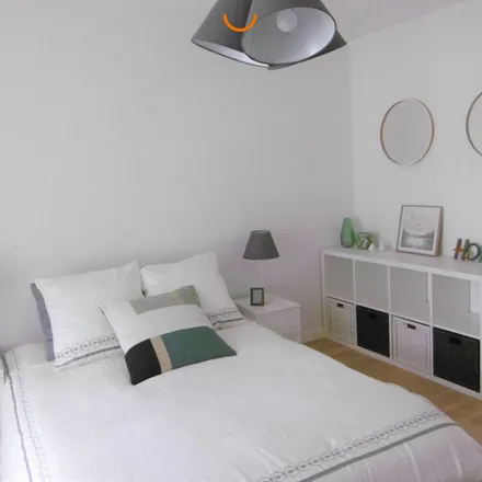 Rent this 2 bed apartment on Rue des Écoles in 59350 Saint-André-lez-Lille, France
