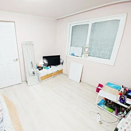 Rent this 2 bed apartment on 서울특별시 강남구 대치동 926-31