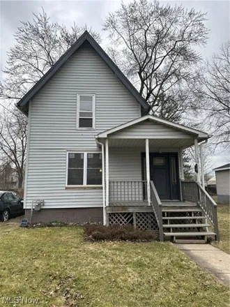 Buy this 2 bed house on 158 Austin Avenue Northwest in Warren, OH 44485