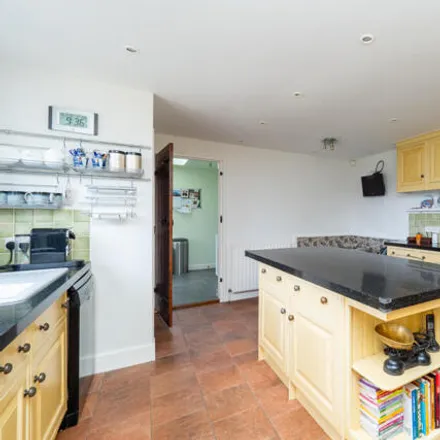 Image 7 - The Downsway, London, SM2 5RE, United Kingdom - House for sale