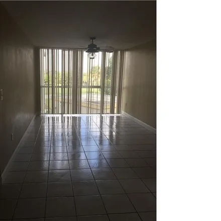Image 5 - 7165 Northwest 186th Street, Country Club, Miami-Dade County, FL 33015, USA - Condo for rent