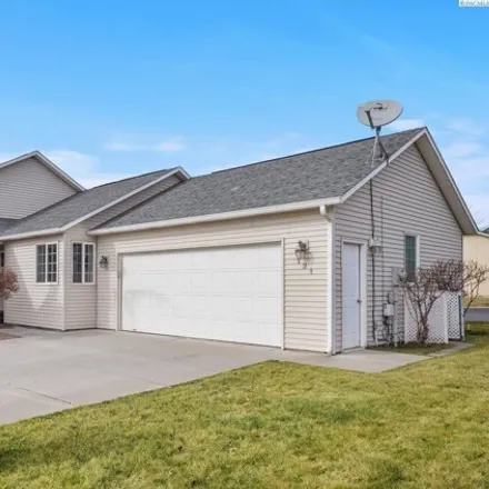 Buy this 3 bed house on Camargo Lane in Pasco, WA
