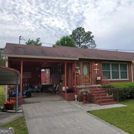 Buy this 2 bed house on 619 Thompson Road in Swainsboro, GA 30401