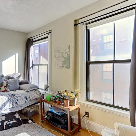 Image 2 - #2, 86 Hammond Street, Southend, Boston - Apartment for rent