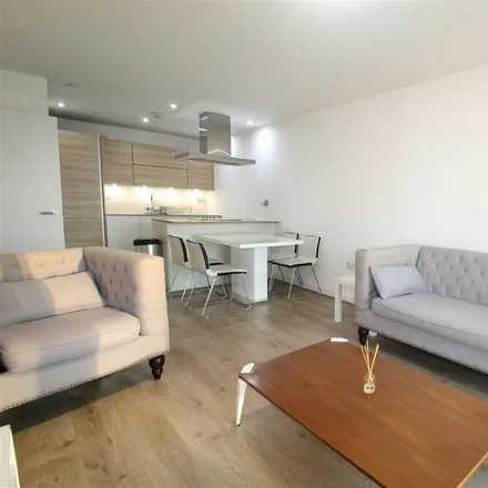 Rent this 1 bed apartment on Unex Tower in 7 Station Street, London
