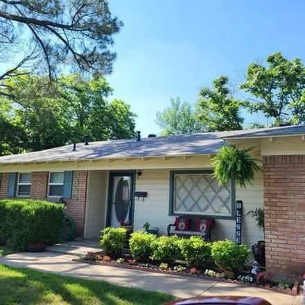 Rent this 3 bed house on 6220 Dovenshire Terrace in Fort Worth, TX 76112