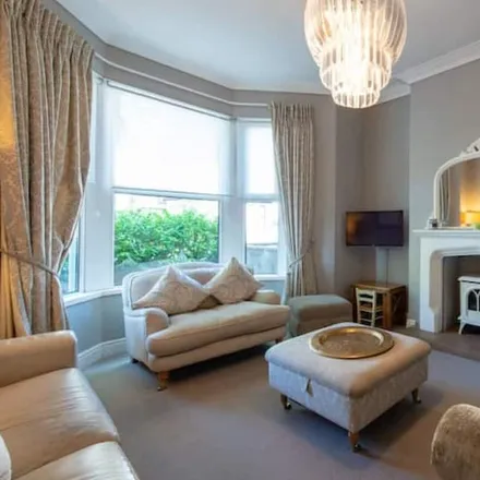 Rent this 4 bed house on Penarth in CF64 1JJ, United Kingdom