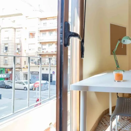 Rent this 5 bed room on Carrer dels Tomasos in 18, 46006 Valencia