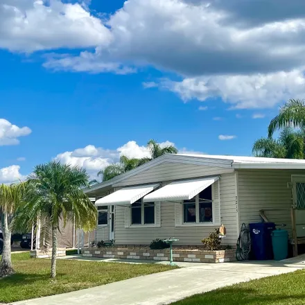 Buy this 2 bed house on 7203 Pinecrest Lane in Manatee County, FL 34222