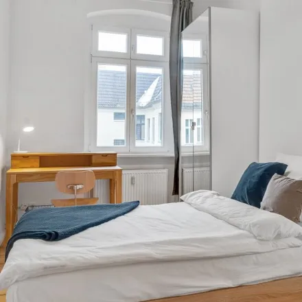 Rent this 4 bed room on Richard-Sorge-Straße 35 in 10249 Berlin, Germany