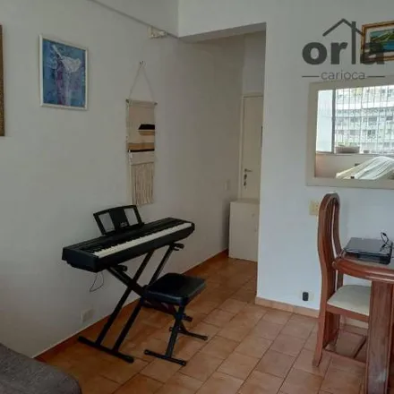 Buy this 2 bed apartment on Rede Varejão Hortifruti in Rua Marquês de Abrantes 178 loja A, Flamengo