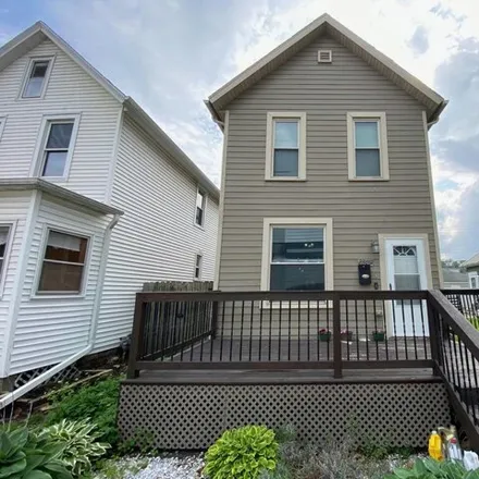 Buy this 3 bed house on 2815 Elm Street in Dubuque, IA 52001