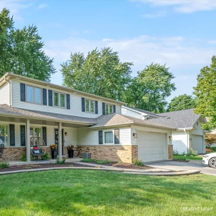 Image 2 - 921 Creekside Circle, Naperville, IL 60563, USA - House for sale