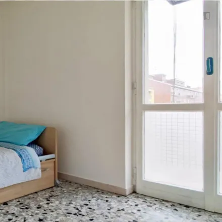 Image 2 - Via Alberto da Gandino, 20153 Milan MI, Italy - Room for rent
