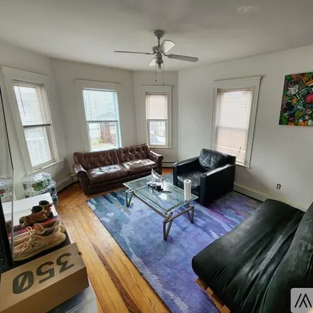 Rent this 5 bed apartment on 37 Union St