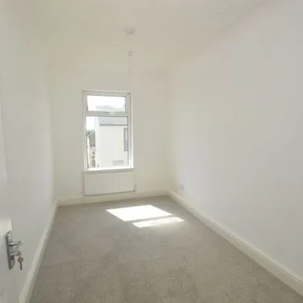 Image 1 - Long Lane, Byers Green, DL14 8AX, United Kingdom - Townhouse for rent