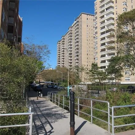 Image 8 - 35 Seacoast Terrace, Kings County, NY 11235, USA - Apartment for sale