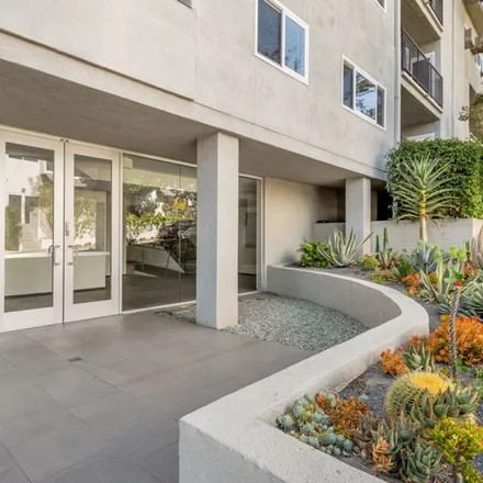 Image 4 - 8839 Cynthia Street, West Hollywood, CA 90069, USA - Condo for sale