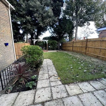 Image 4 - Garden Mews, Eastbourne, BN20 7QP, United Kingdom - House for rent