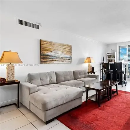 Image 8 - Maison Grande Condominium, 6039 Collins Avenue, Miami Beach, FL 33140, USA - Condo for sale