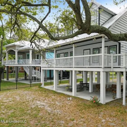 Image 1 - The Inn at Long Beach, 300 West Beach Boulevard, Long Beach, MS 39560, USA - House for sale