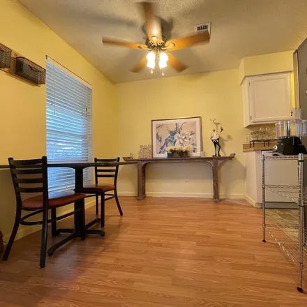 Image 4 - 7000 Lincoln Drive, North Richland Hills, TX 76182, USA - Duplex for rent