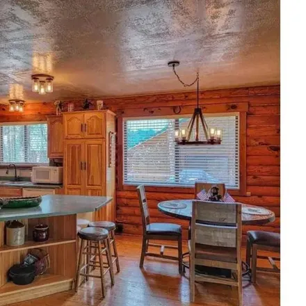 Rent this 3 bed house on Pinetop-Lakeside in AZ, 85935