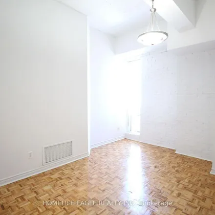 Image 7 - 1401 Dupont Street, Old Toronto, ON M6H 3Z6, Canada - Apartment for rent