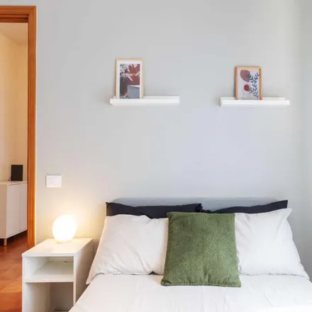 Rent this 4 bed room on La Perla del Caffè in Via Fiume delle Perle, 116