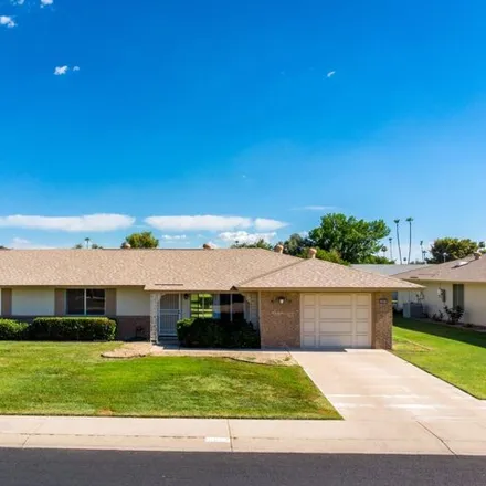 Rent this 2 bed house on 10007 West Shasta Drive in Sun City CDP, AZ 85351