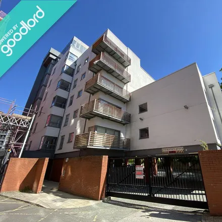 Rent this 3 bed apartment on Wilmslow Park in 211 Hathersage Road, Victoria Park