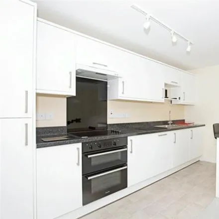 Image 2 - Wyndham House, Penryn, Cornwall, Tr10 - Apartment for sale