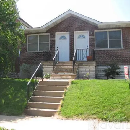 Rent this 2 bed duplex on Lawn Avenue