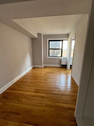 Rent this 5 bed apartment on 301 East 47th Street in 301 E 47th St, New York