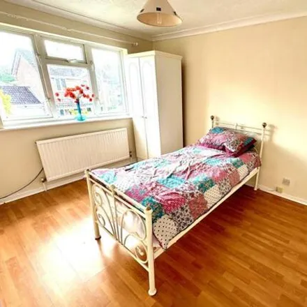 Image 7 - Chaffinch Close, Worthing, BN13 2TZ, United Kingdom - House for sale