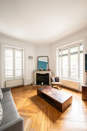 Image 5 - 128 Avenue Antoine Dutriévoz, 69100 Villeurbanne, France - Apartment for rent
