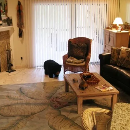 Rent this 2 bed house on Homosassa in FL, 34448